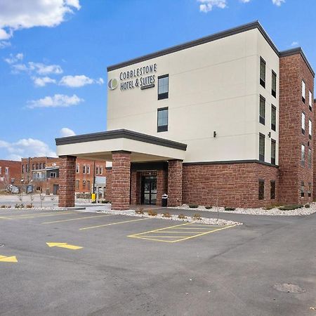 Cobblestone Hotel & Suites - Mosinee Bagian luar foto