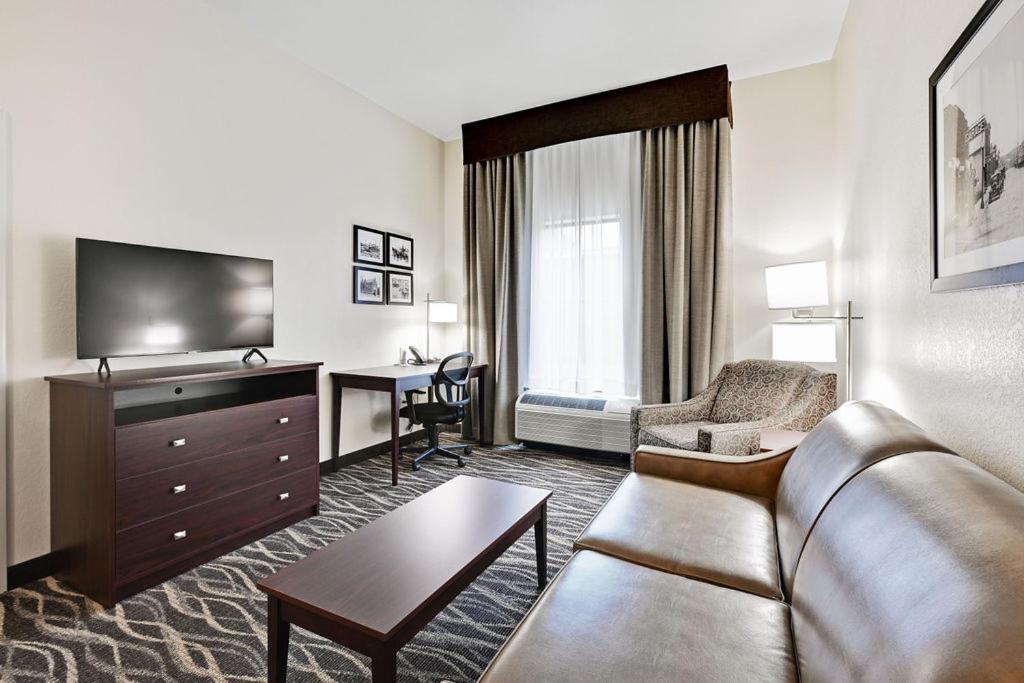 Cobblestone Hotel & Suites - Mosinee Bagian luar foto