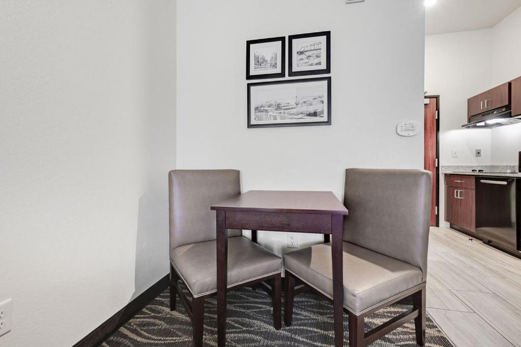 Cobblestone Hotel & Suites - Mosinee Bagian luar foto